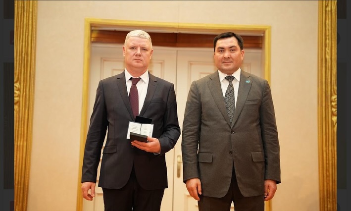 Госнаграды за свет и тепло: Министр энергетики Ерлан Аккенженов вручил работникам Экибастузской ГРЭС-2 государственные награды